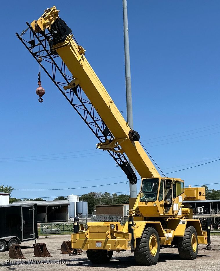 image for item OL9574 1990 Grove RT528C crane