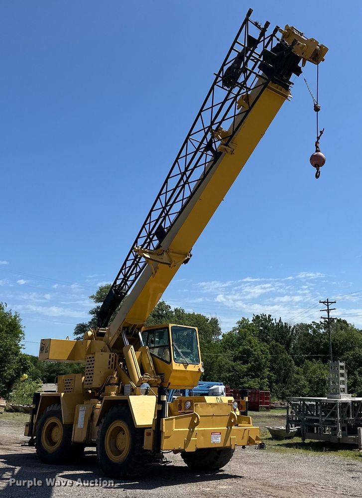 image for item OL9574 1990 Grove RT528C crane