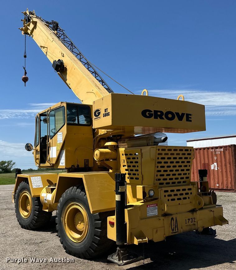 image for item OL9574 1990 Grove RT528C crane