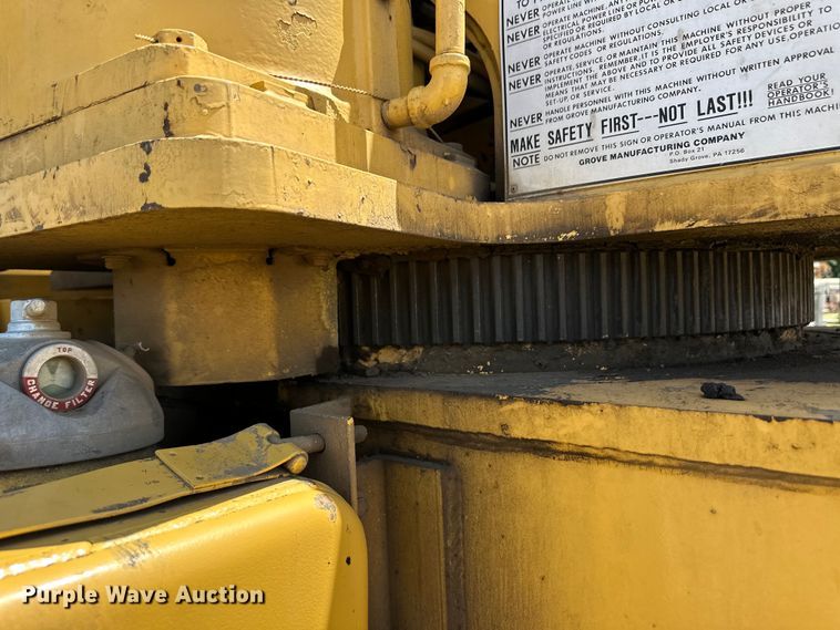 image for item OL9574 1990 Grove RT528C crane