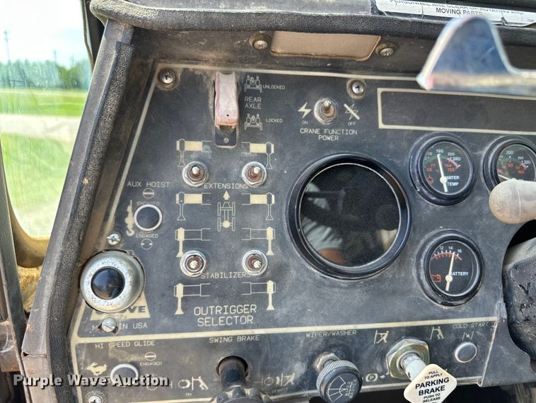 image for item OL9574 1990 Grove RT528C crane