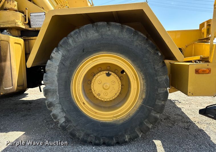 image for item OL9574 1990 Grove RT528C crane