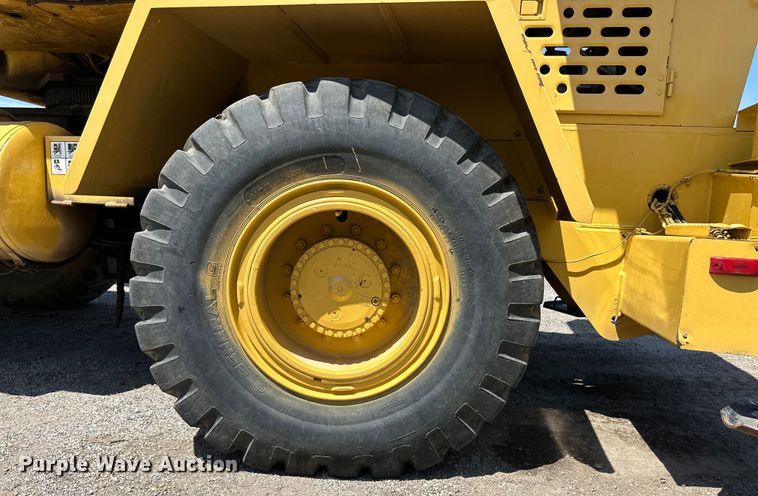 image for item OL9574 1990 Grove RT528C crane