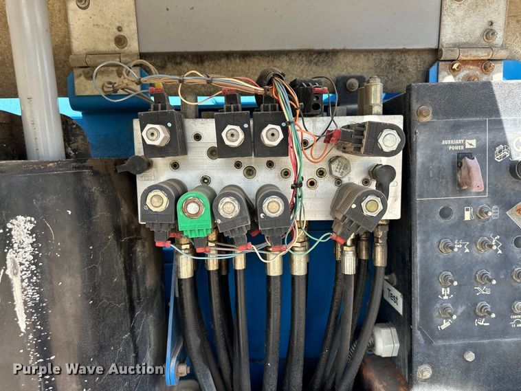 image for item OL9575 2000 Genie Z45/25J boom lift