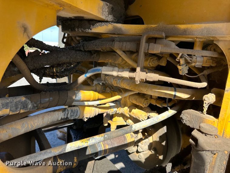 image for item OL9582 Kawasaki Task Master wheel loader