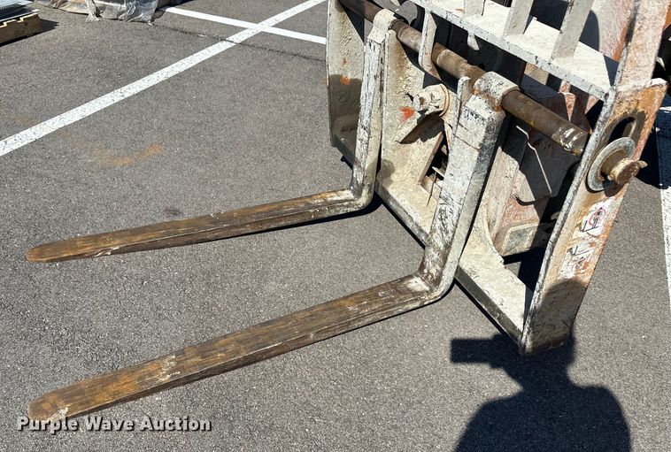 image for item OL9583 2000 Lull 844C-42 telehandler