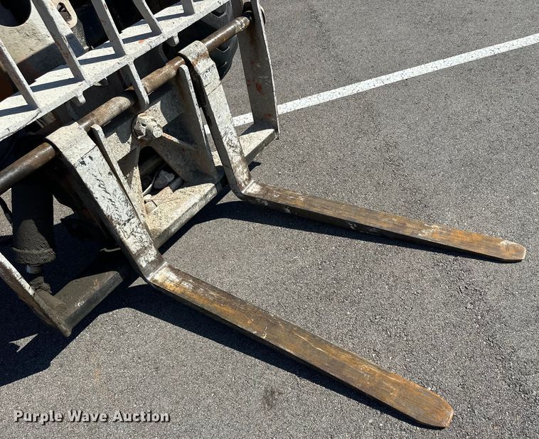 image for item OL9583 2000 Lull 844C-42 telehandler