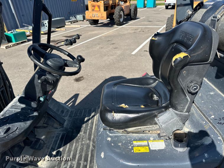 image for item OL9584 Toyota 8FGCU20 forklift