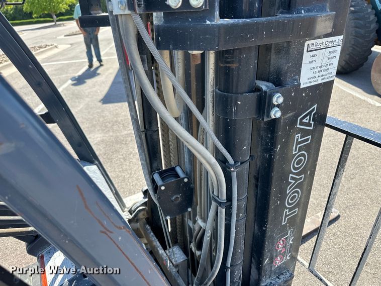 image for item OL9584 Toyota 8FGCU20 forklift