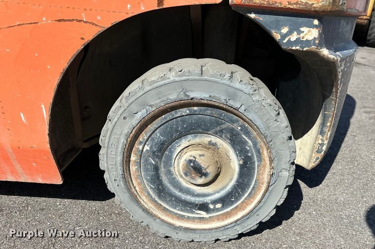 image for item OL9584 Toyota 8FGCU20 forklift