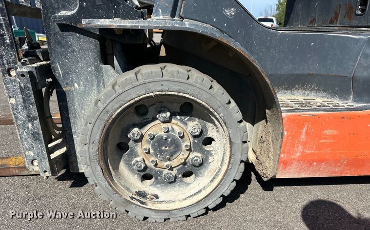 image for item OL9584 Toyota 8FGCU20 forklift