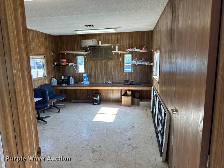 image for item OL9586 1999 Fore office trailer