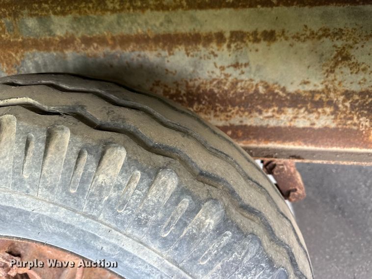 image for item OL9586 1999 Fore office trailer