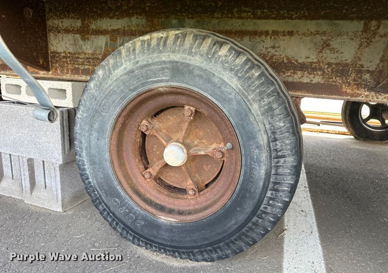 image for item OL9586 1999 Fore office trailer