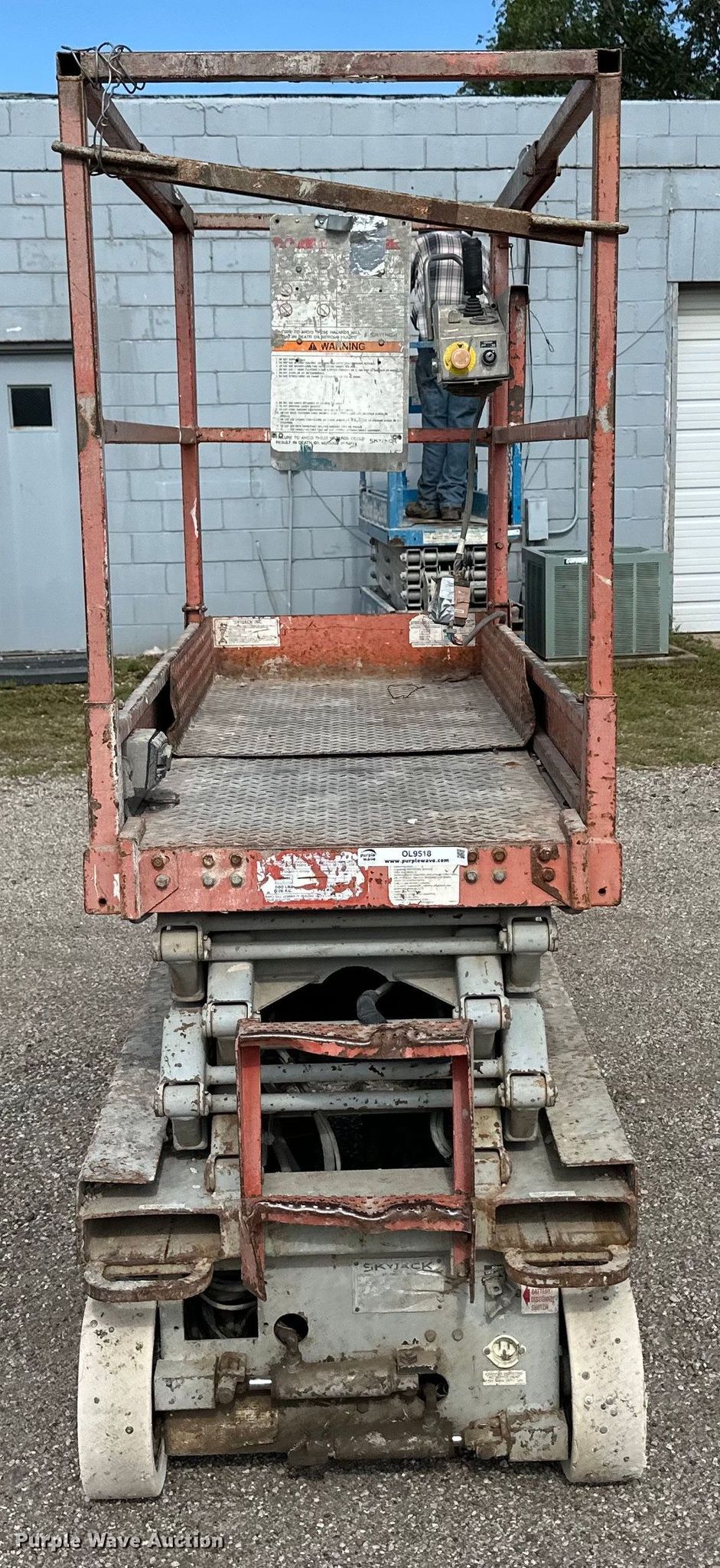 1999 SkyJack SJIII 3219 scissor lift in Augusta, KS | Item OL9518