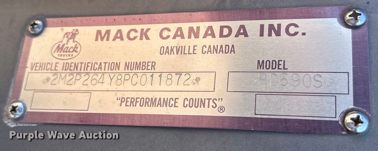 image for item DG4389 1993 Mack RD690S semi truck