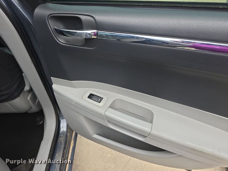 image for item DM1673 2007 Chrysler 300 Touring 