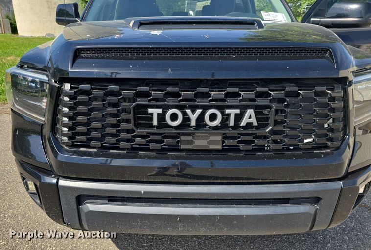 image for item DM1674 2019 Toyota  Tundra CrewMax pickup truck