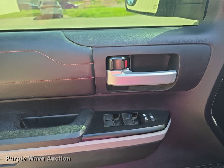 image for item DM1674 2019 Toyota  Tundra CrewMax pickup truck