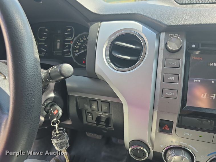 image for item DM1674 2019 Toyota  Tundra CrewMax pickup truck