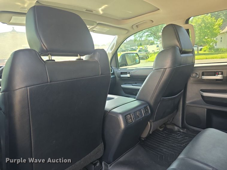 image for item DM1674 2019 Toyota  Tundra CrewMax pickup truck