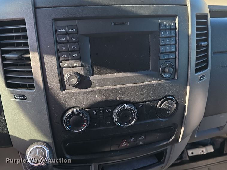 image for item DM1684 2015 Mercedes Benz 2500 Sprinter van