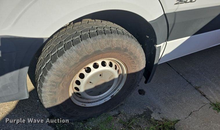 image for item DM1684 2015 Mercedes Benz 2500 Sprinter van