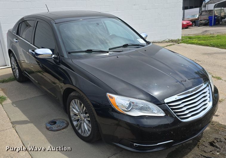 image for item DM1691 2012 Chrysler  200 
