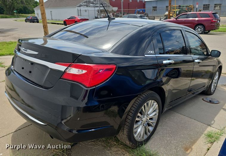 image for item DM1691 2012 Chrysler  200 