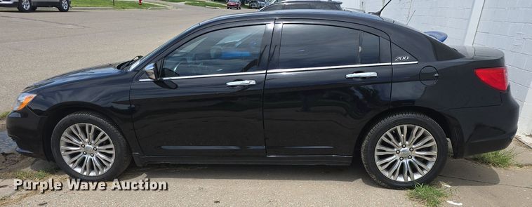 image for item DM1691 2012 Chrysler  200 