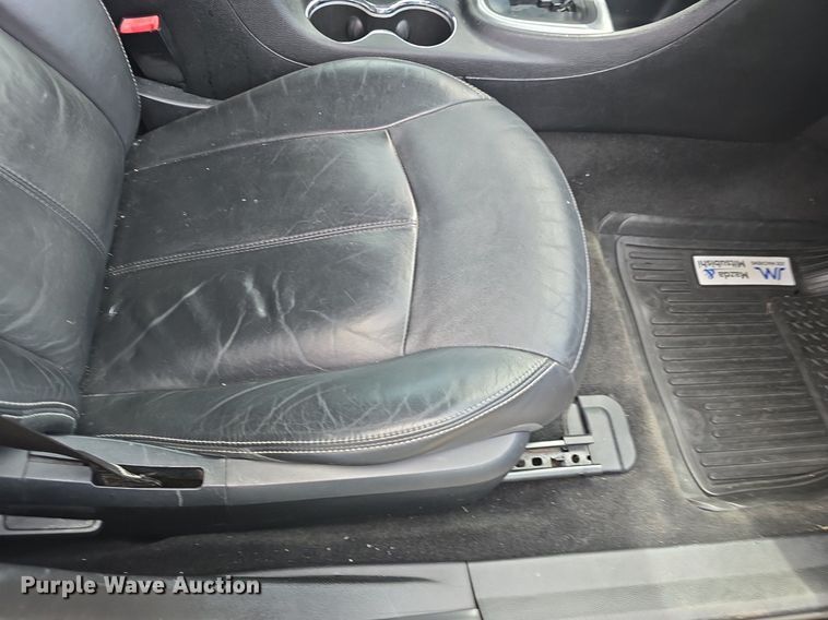 image for item DM1691 2012 Chrysler  200 