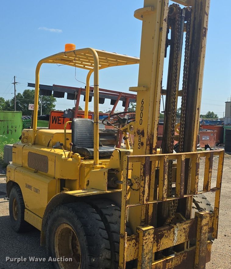image for item DM1709 Allis Chalmers forklift