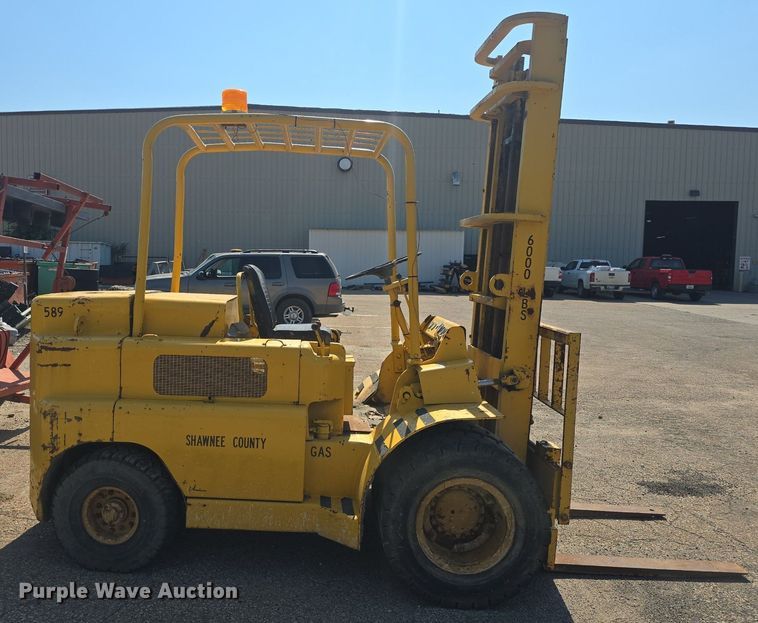 image for item DM1709 Allis Chalmers forklift