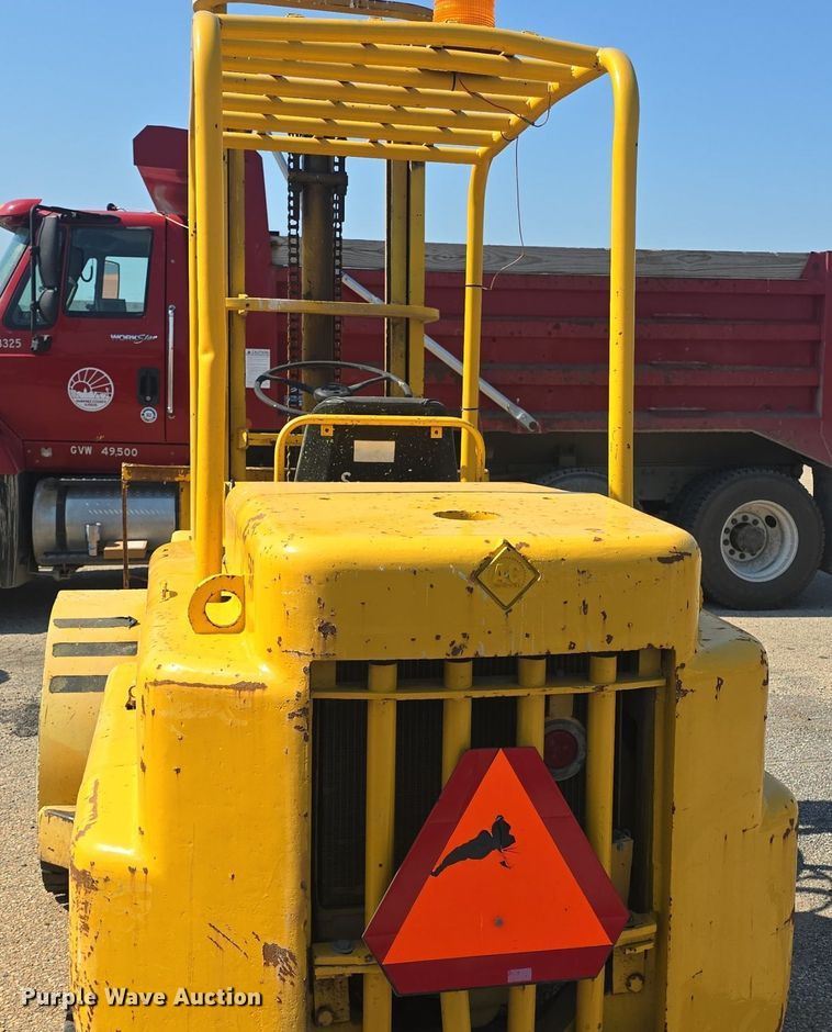 image for item DM1709 Allis Chalmers forklift