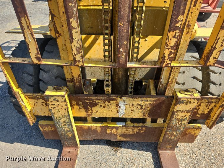 image for item DM1709 Allis Chalmers forklift