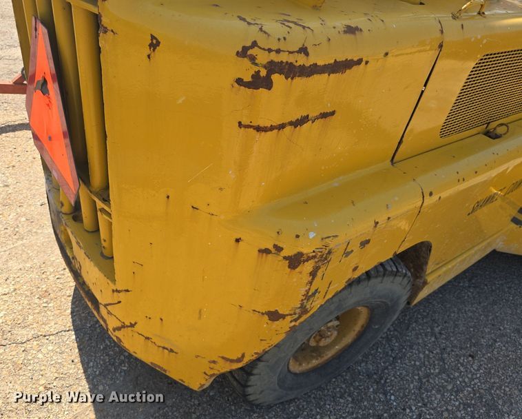 image for item DM1709 Allis Chalmers forklift