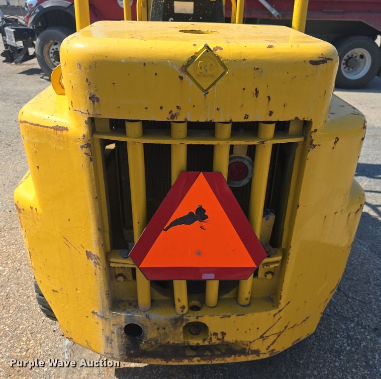 image for item DM1709 Allis Chalmers forklift