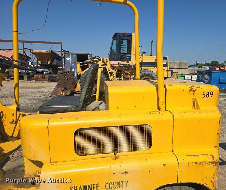 image for item DM1709 Allis Chalmers forklift