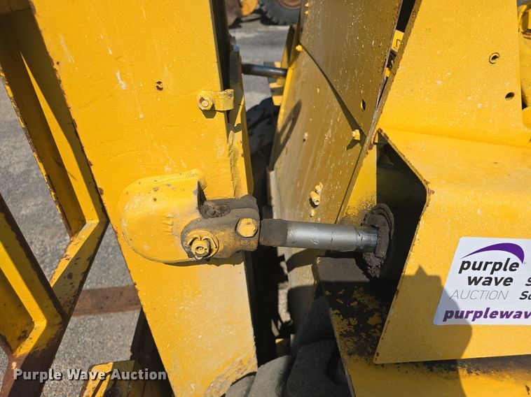 image for item DM1709 Allis Chalmers forklift