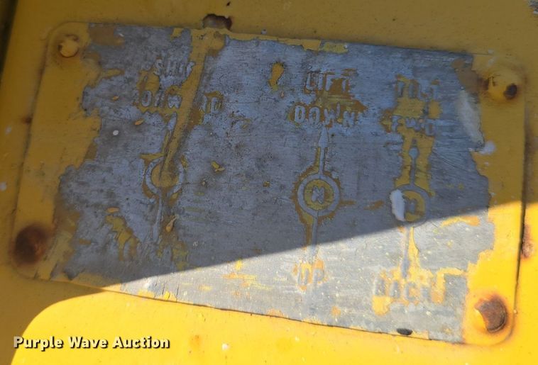 image for item DM1709 Allis Chalmers forklift