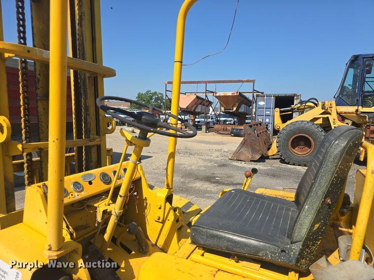 image for item DM1709 Allis Chalmers forklift