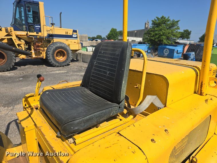 image for item DM1709 Allis Chalmers forklift