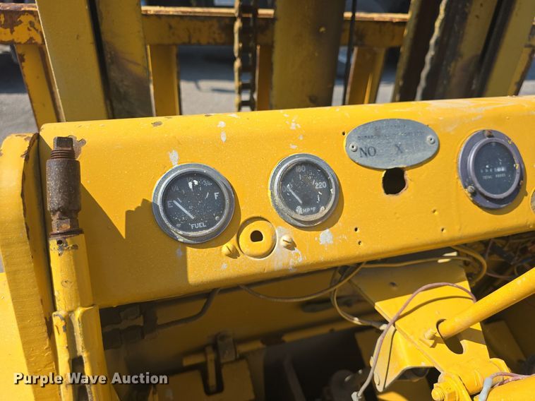 image for item DM1709 Allis Chalmers forklift