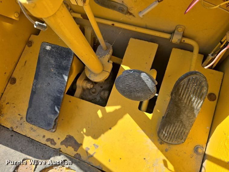 image for item DM1709 Allis Chalmers forklift