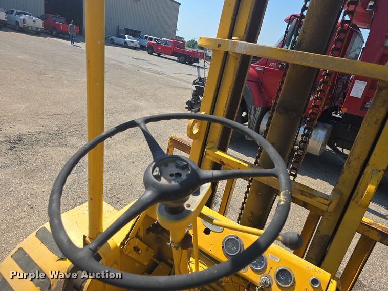 image for item DM1709 Allis Chalmers forklift