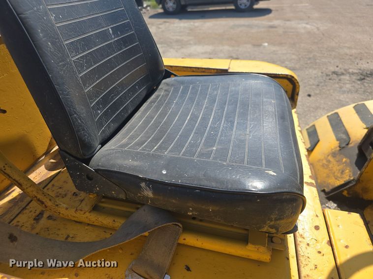 image for item DM1709 Allis Chalmers forklift