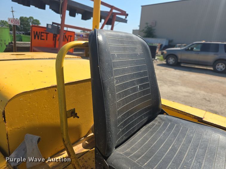 image for item DM1709 Allis Chalmers forklift