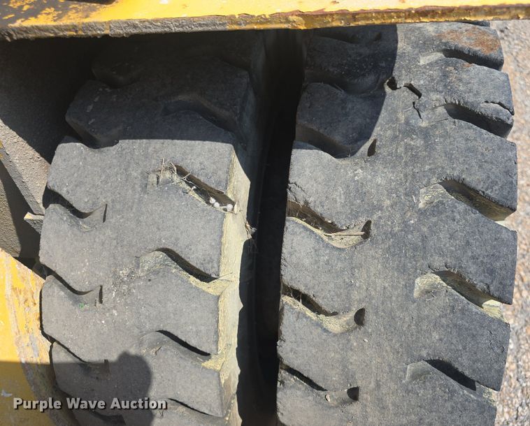 image for item DM1709 Allis Chalmers forklift