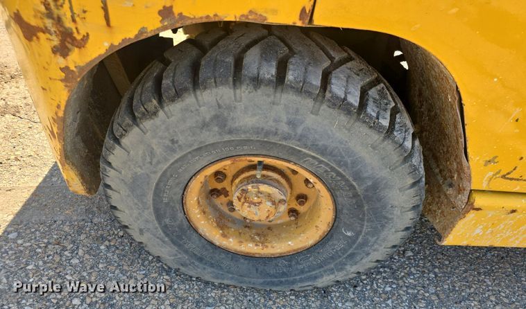 image for item DM1709 Allis Chalmers forklift