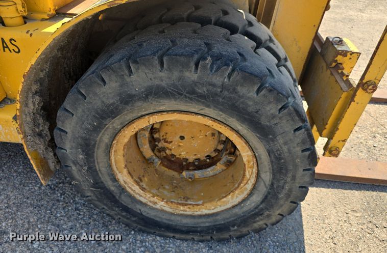 image for item DM1709 Allis Chalmers forklift